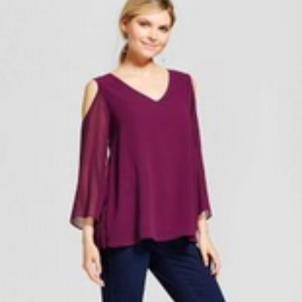 🍭3/$25🍭 NWT U Knit Persian Plum Cold Shoulder